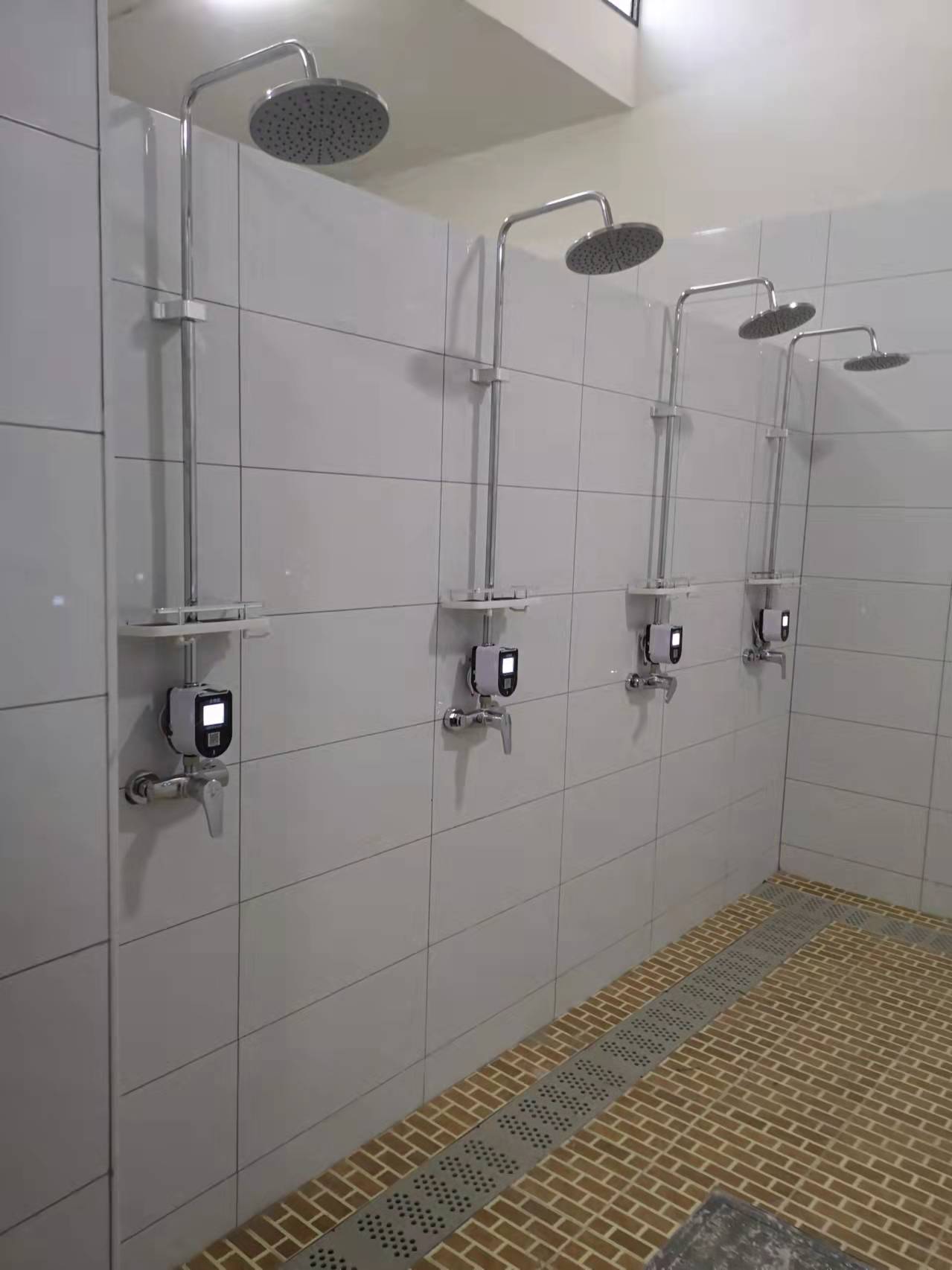 һ�wˮ�ؙC��(y��ng)�Ì���